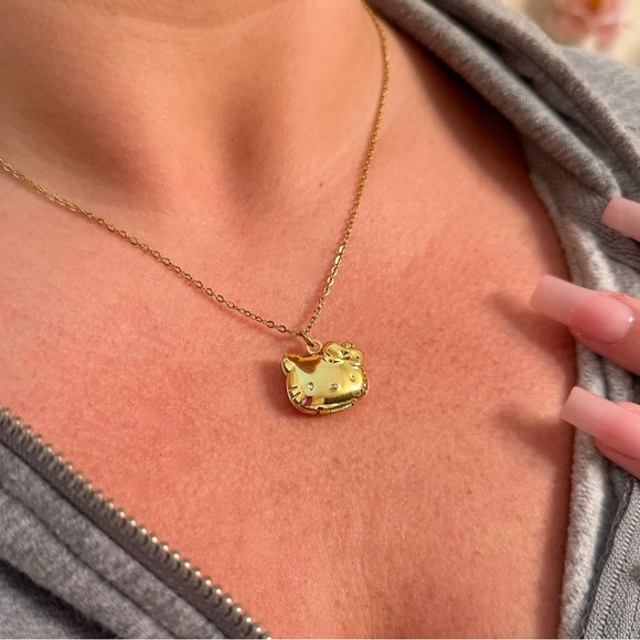 Gold Hello Kitty Locket Necklace - Picture 5 of 9